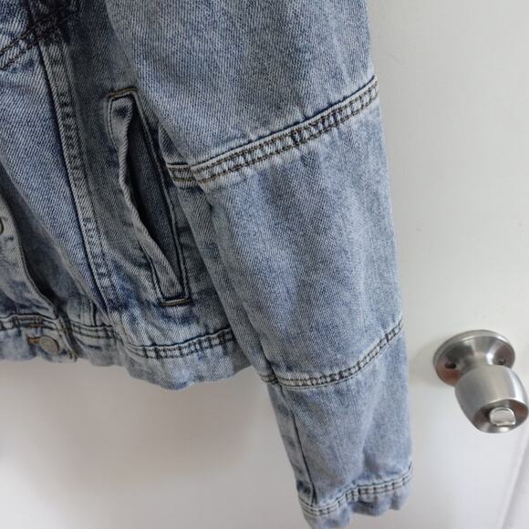 Free People Rumors Denim Jacket Size S Boho Cotton Blend Grunge Light Wash - Picture 11 of 14